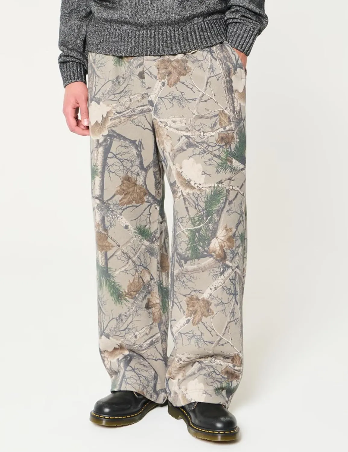 Casual Wide Leg Camo Pants for Women Baggy Elastic High Waist Fleece Sweatpants Maple Leaf Drawstring Lounge Pants