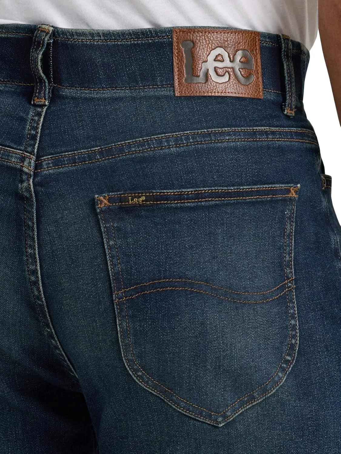 Lee Men's Extreme Motion Relaxed Straight Jean