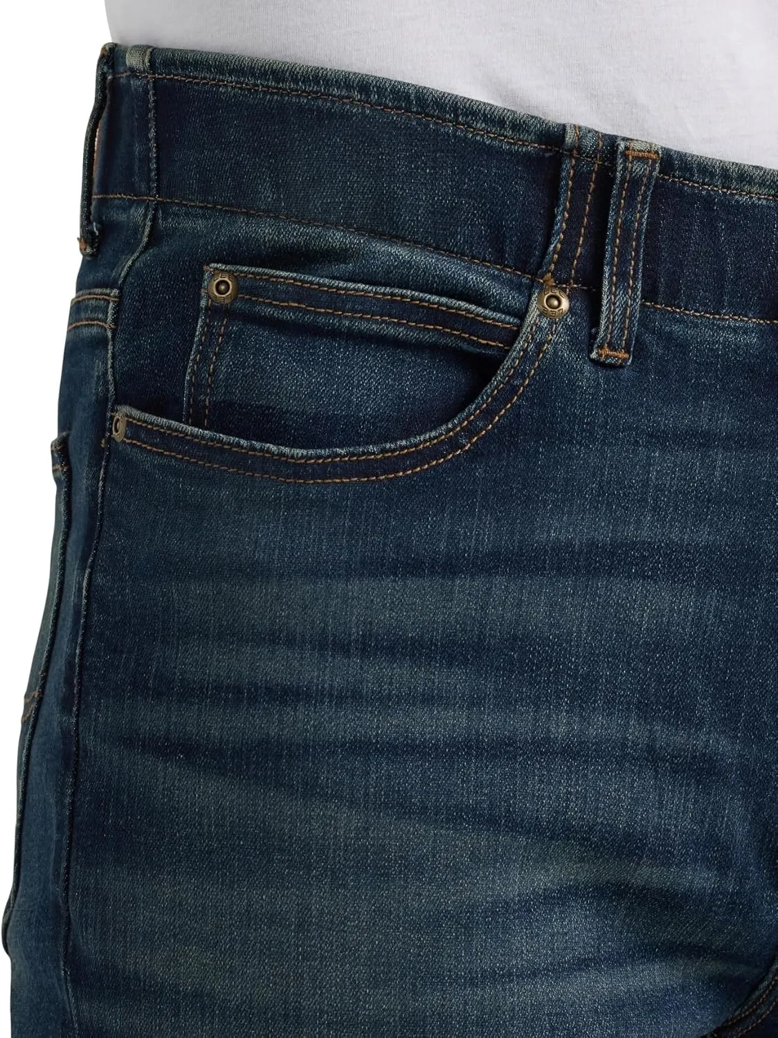 Lee Men's Extreme Motion Relaxed Straight Jean