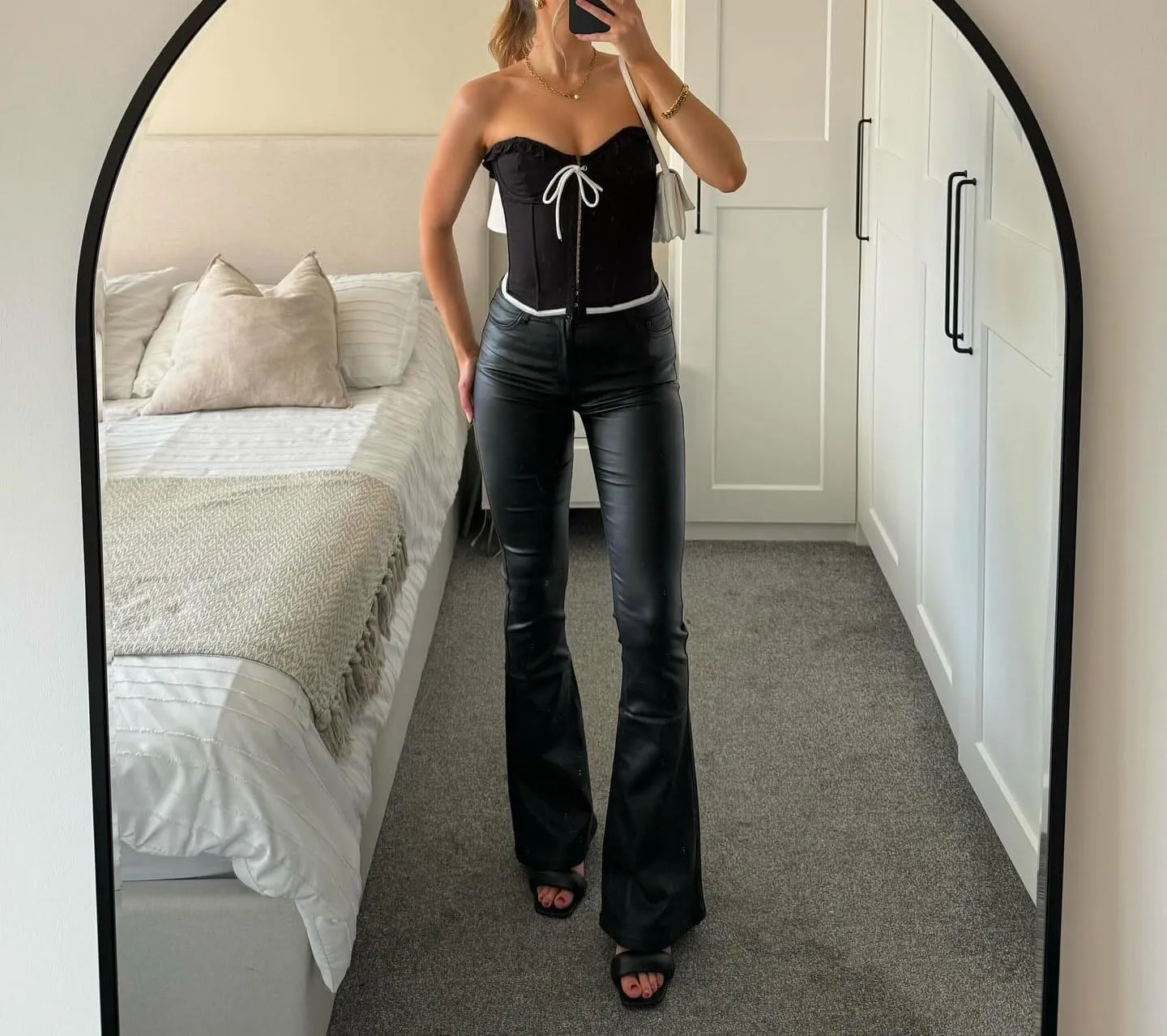 Women Faux Leather Flare Pants PU High Waisted Skinny Bell Bottoms Leggings Trendy Bootcut Pants with Slant Pocket